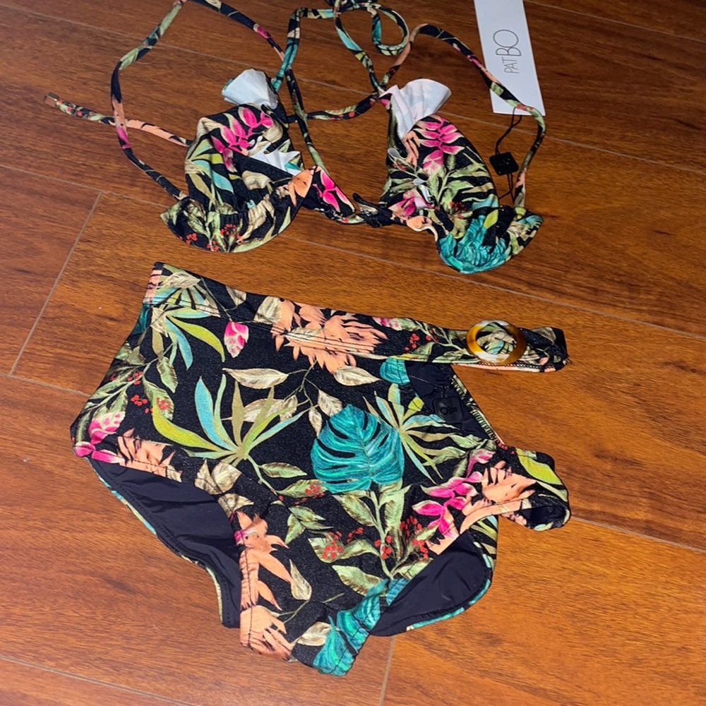 Bikini two piece top size xs and bottom S
